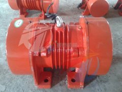淮南劉經(jīng)理訂購的JZO振動(dòng)電機(jī)已發(fā)貨，請(qǐng)注意查收